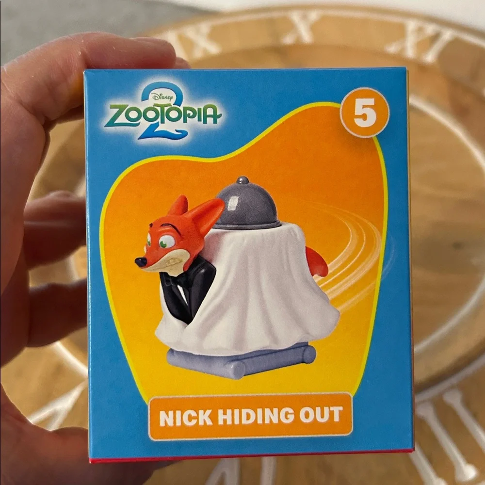 McDonald’s Zootopia Nick hiding out fox from happy meal toy NEW Fox 🦊